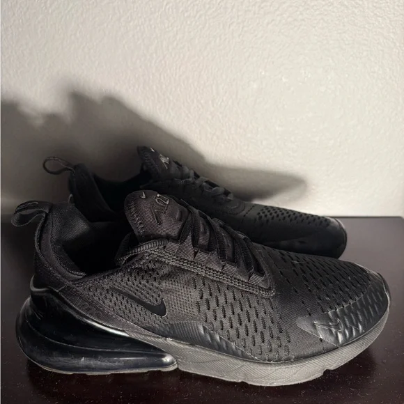 Nike Black Air Max 270 Sneakers Mens Size 10 - Picture 2 of 7